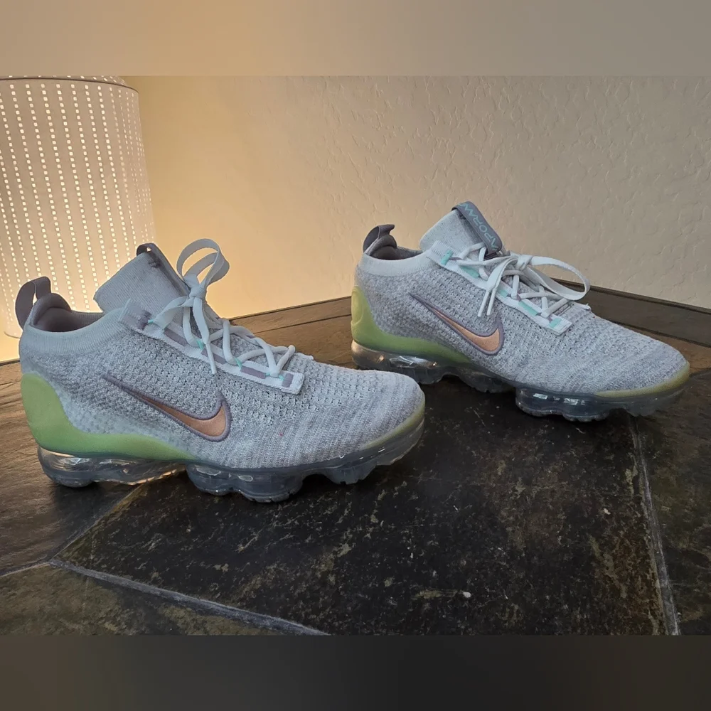 NIKE AIR VAPORMAX FLYKNIT 2021 ☆ Platinum Mint ☆ Size 7 Youth or 8.5 US Womens - Picture 3 of 9